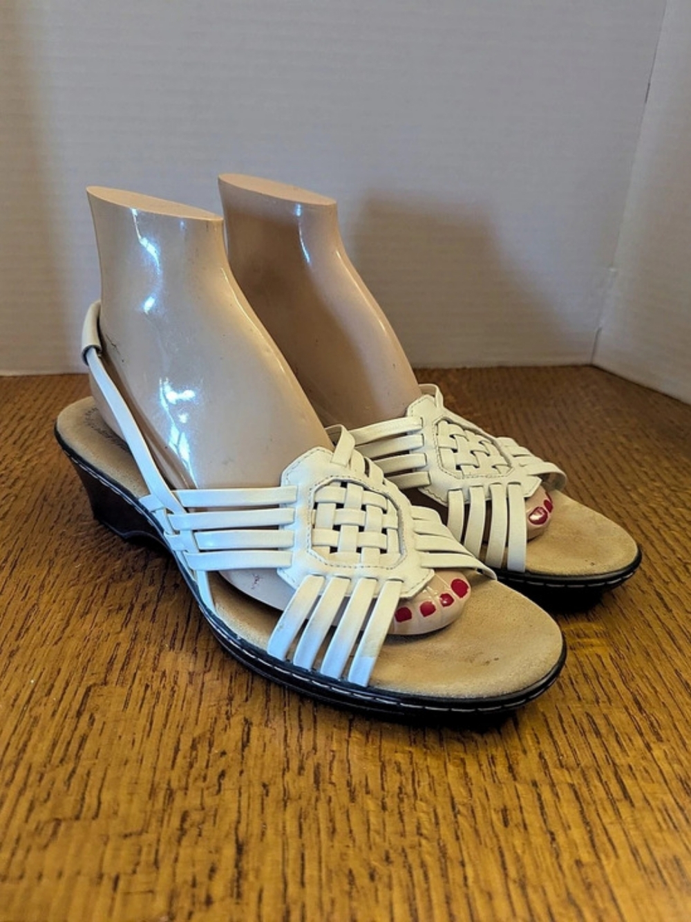 Softspots │ White Woven Leather Slingback Wedge Sandals │ Women's Size 10N